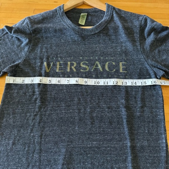 Alternative Earth Charlie Woodman Versace Gray Shirt Short Sleeve Small Graphic - Picture 5 of 9